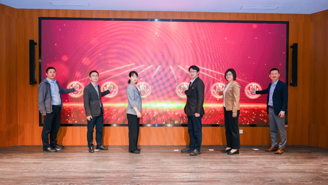 人民網(wǎng)x中智 | &ldquo;紅客廳&middot;企業(yè)版&rdquo;首發(fā)！